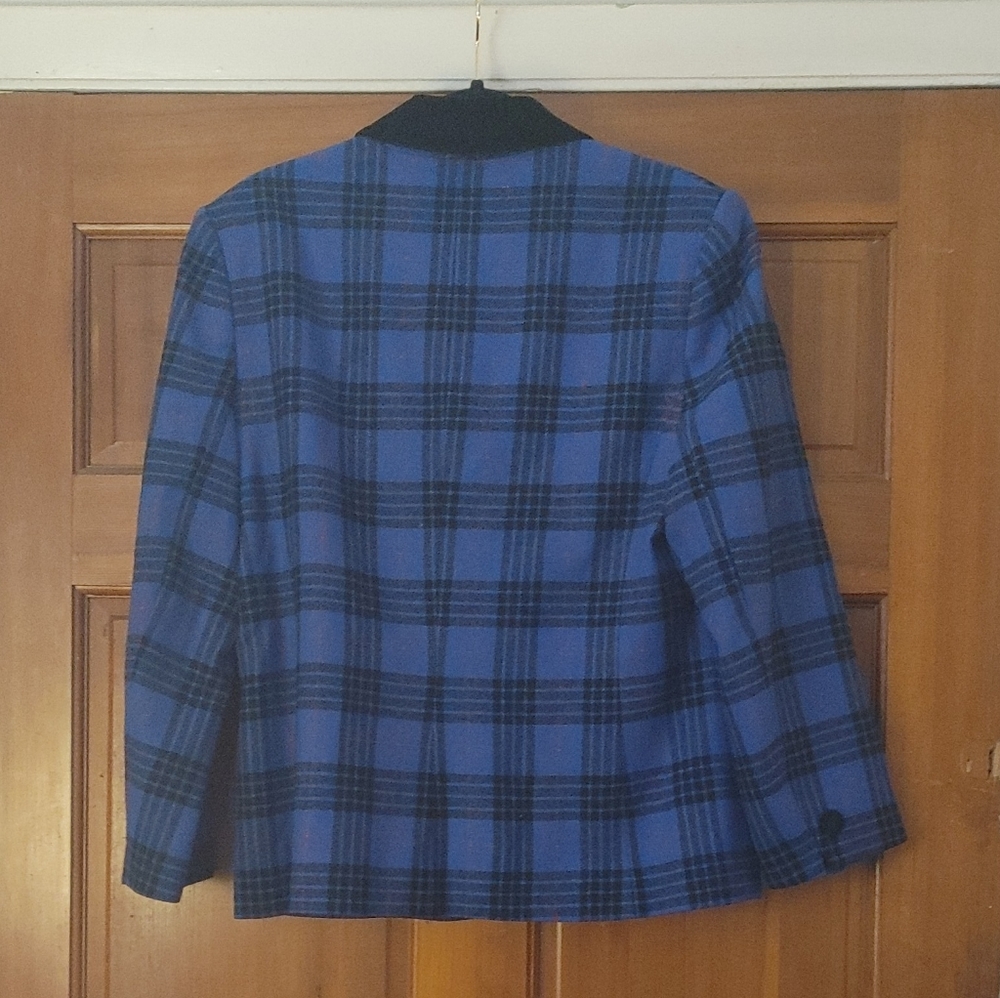Vintage Classic Preppy Girl 100% Virgin Wool Pendleton Plaid Blazer - Picture 3 of 12